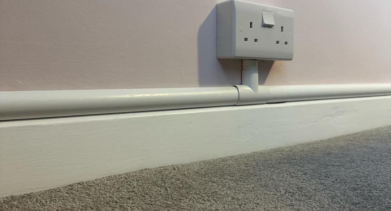 Socket installation with D line trunking